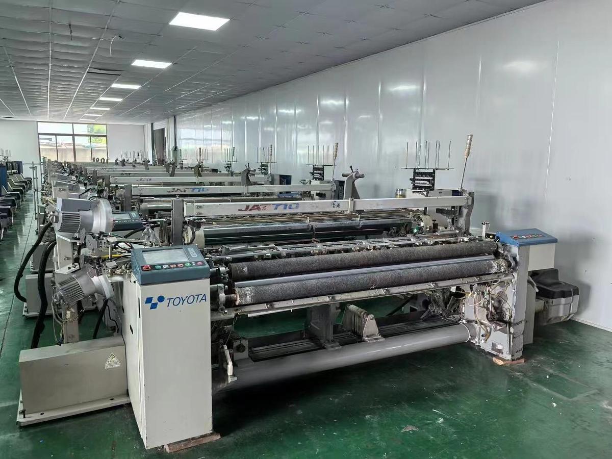 Used Toyota T710 Airjet loom for fabric