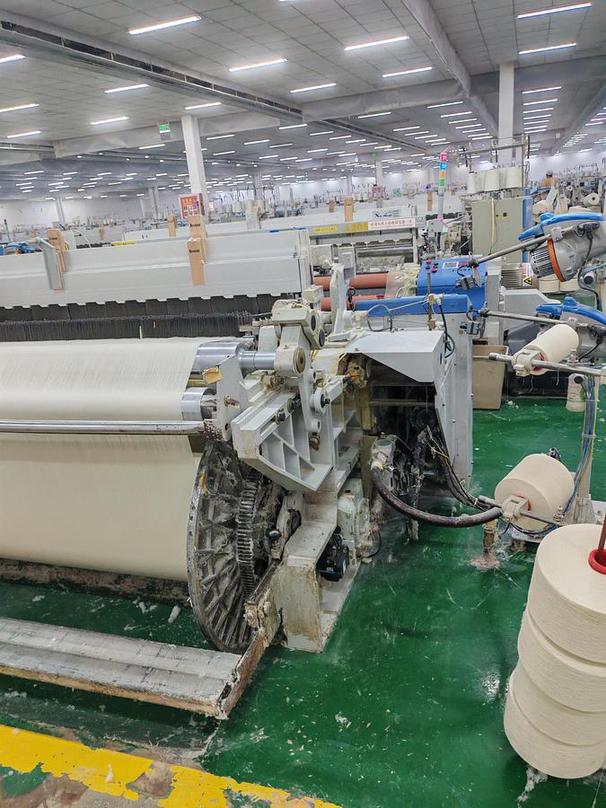 Used 16 sets Red flag air jet loom for fabric