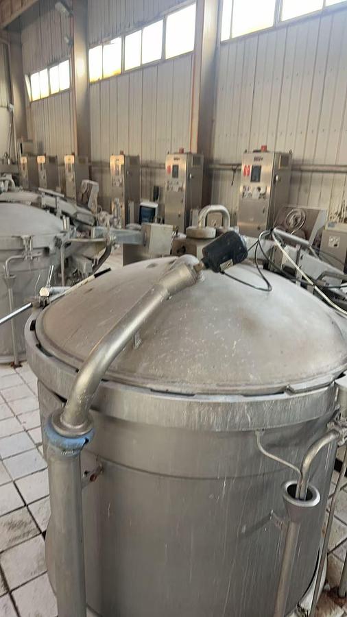 Used Fong's yarn dyeing machine for fabric