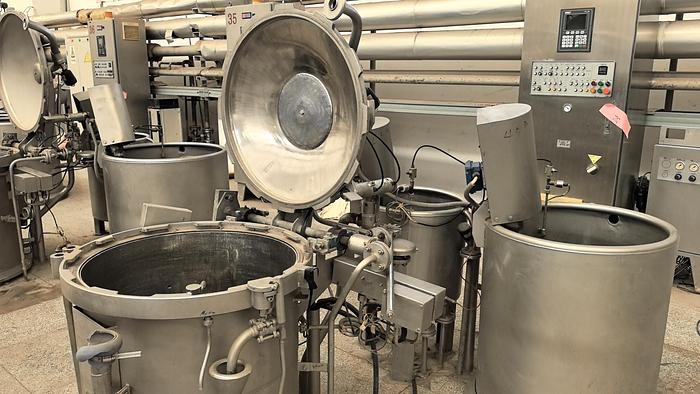 Used Fong's yarn dyeing machine for fabric