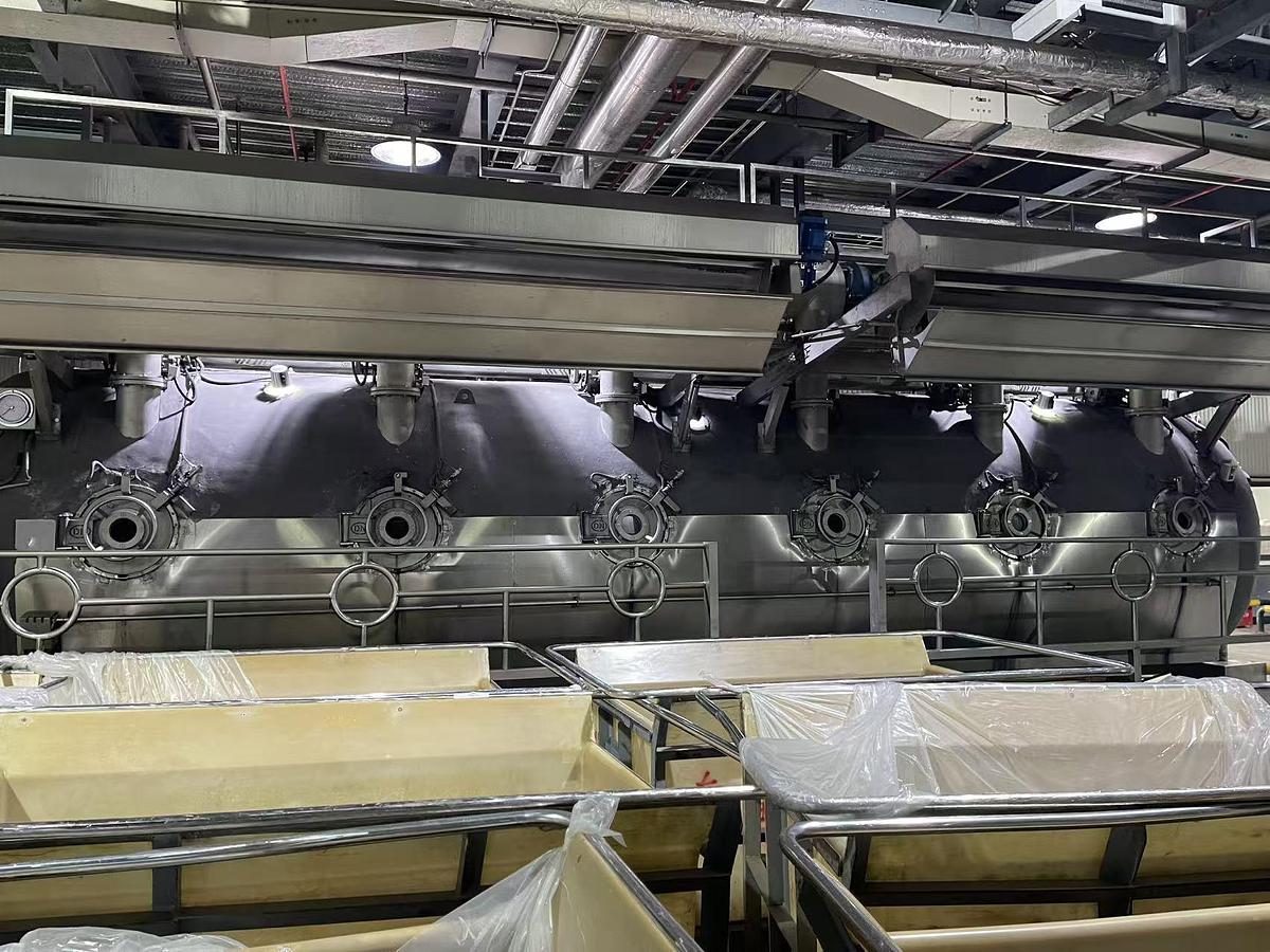 Used 2 sets Danitech softflow dyeing machine for fabric