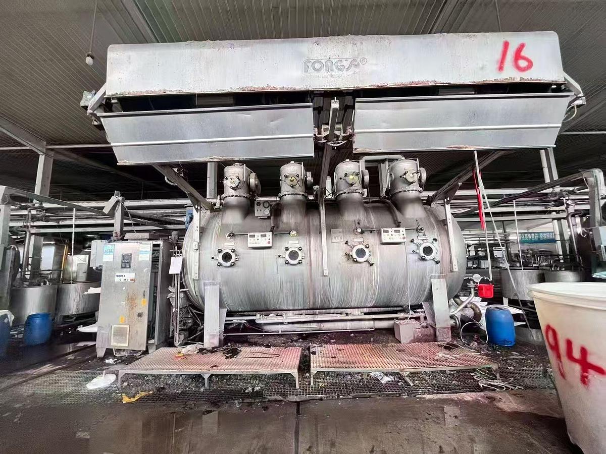 Used Fong's jumbo dyeing machine for fabric