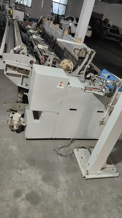 Used Toyota T810 air jet loom for fabric
