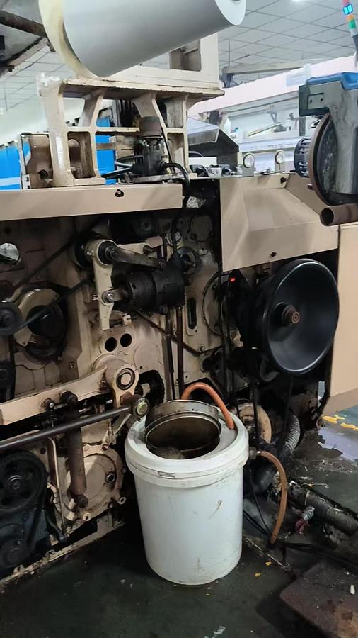 Used 32 sets Chinese brand water jet loom for fabric