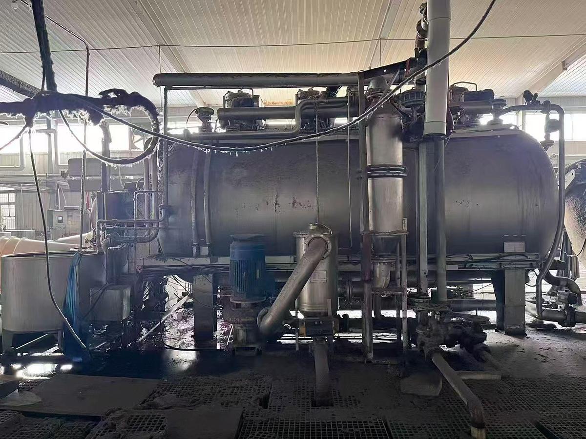 Used Fong's jumbo dyeing machine for fabric