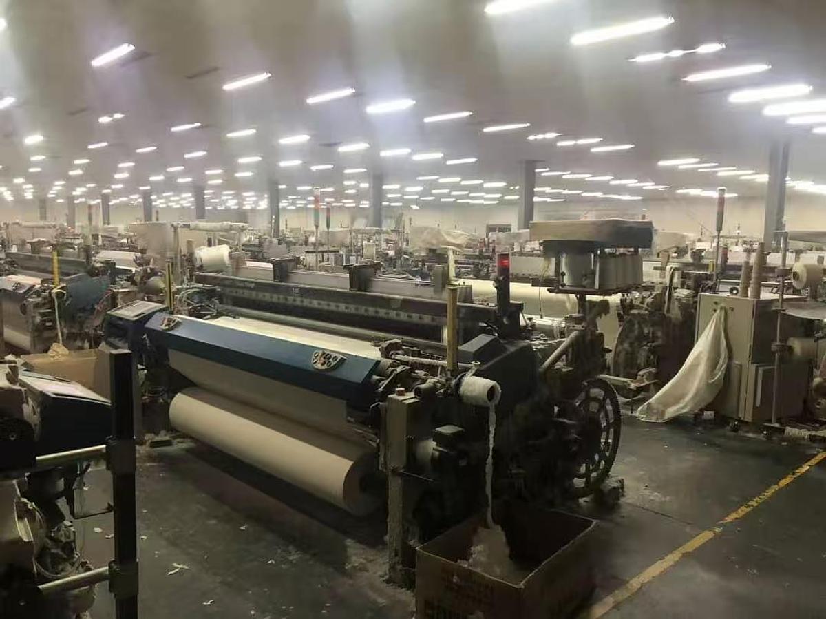 Used Picanol omni plus-X airjet weaving loom for fabric