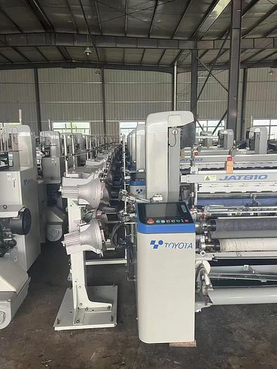 Used Toyota T810 air jet loom in 210cm width for fabric