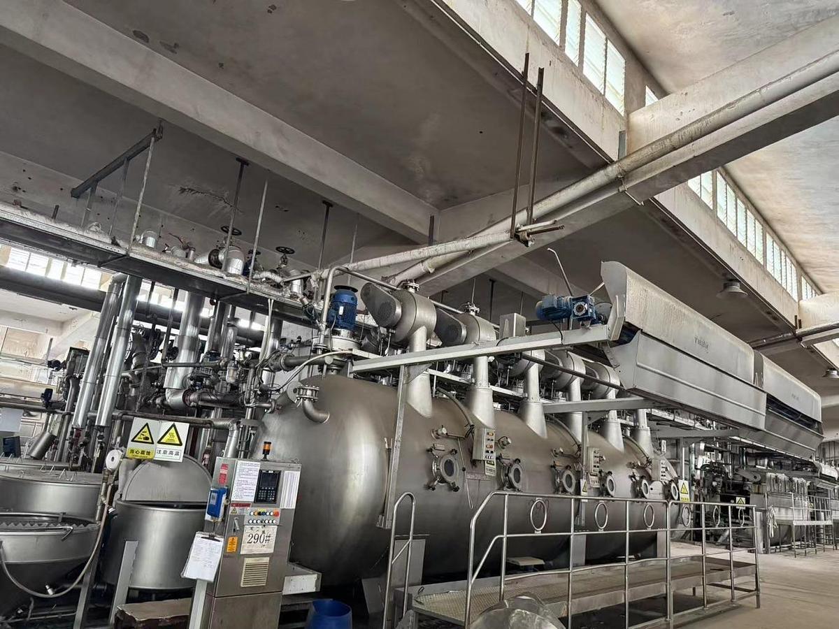 Used Fong's dyeing machine for fabric