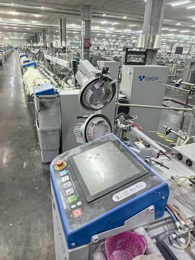 Used Toyota T810 air jet loom for fabric