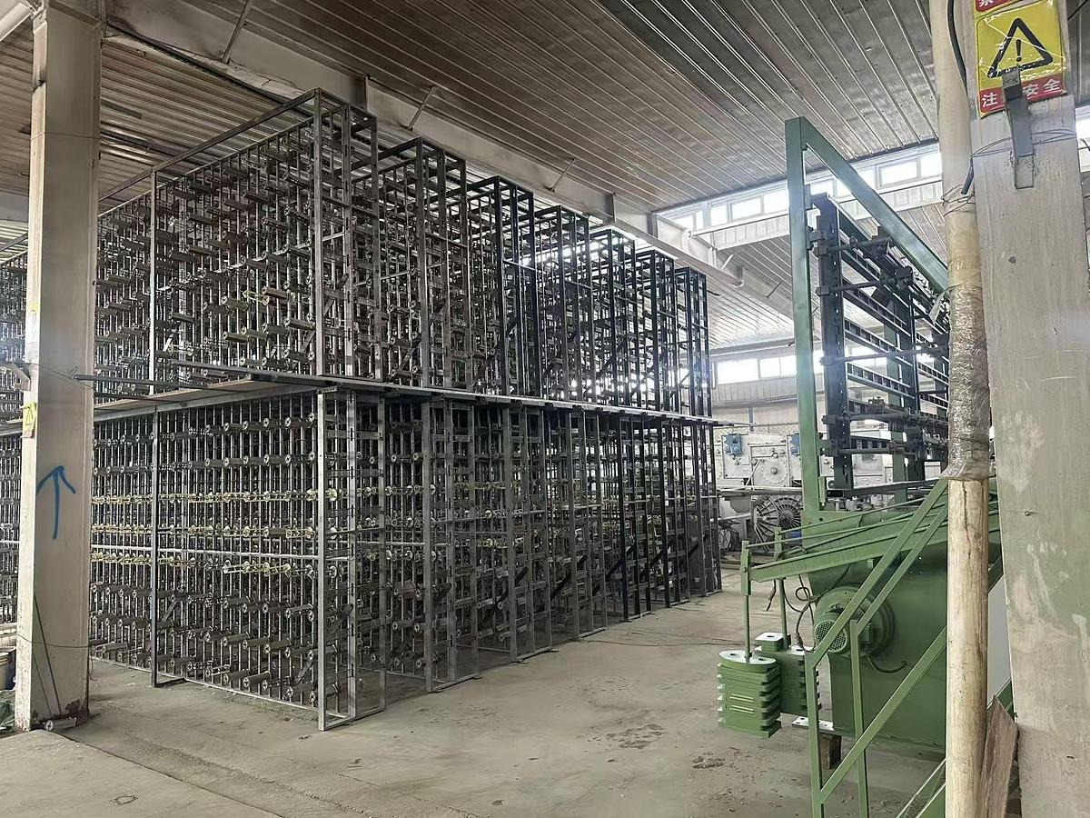 Used 2001  3 sets Carpet weaving machine