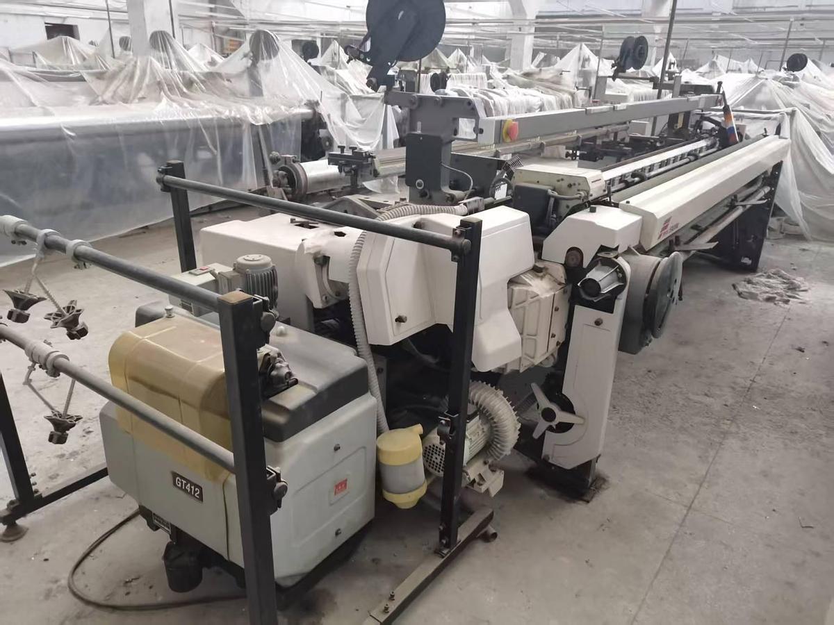 Used Rifa rapier loom for fabric