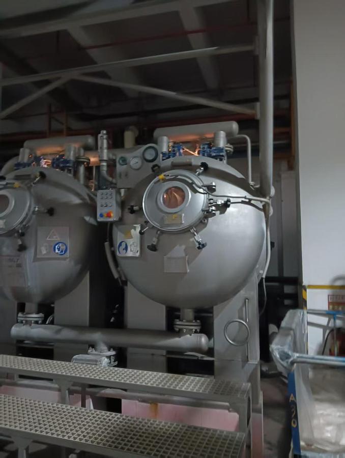 Used Fongs DYECOWIN dyeing machine for fabric