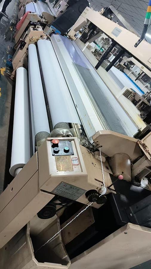 Used 32 sets Chinese brand water jet loom for fabric