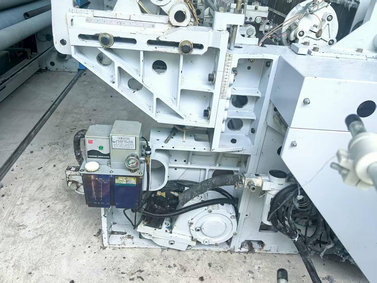 Used Red flag air jet loom for fabric