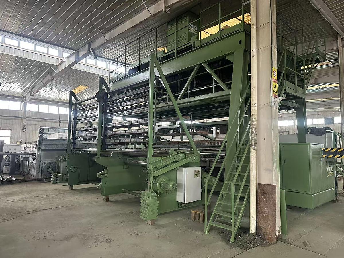 Used 2001  3 sets Carpet weaving machine