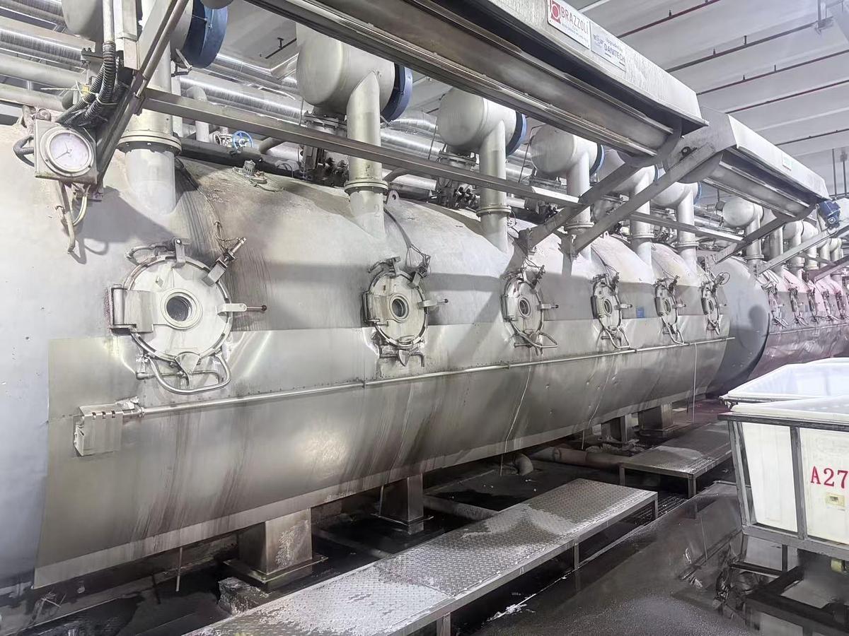 Used Brazzoli dyeing machine for fabric