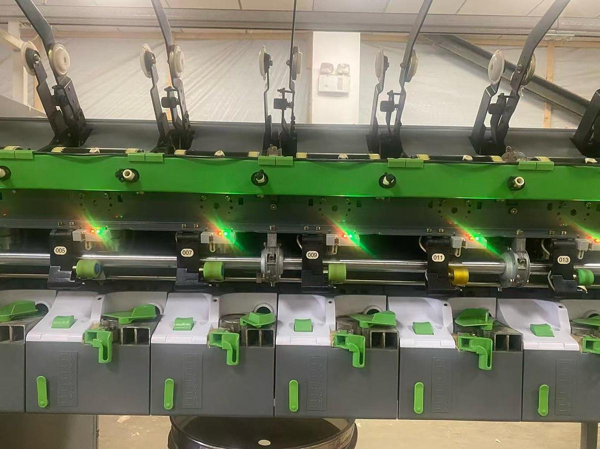 Used Titan open end machine for yarn