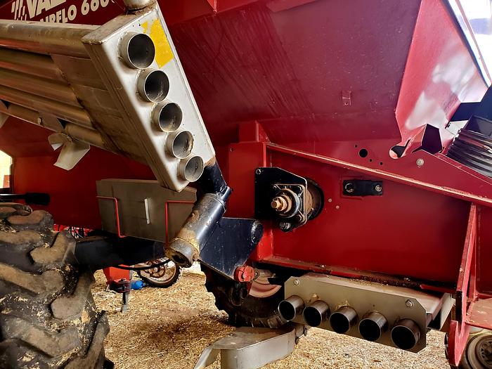 Used 2011 Valmar AirFlo 6600 Fertilizer Applicator
