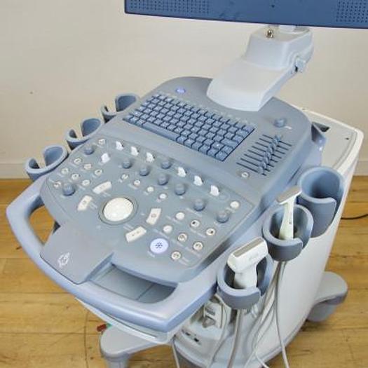 Used ECHOGRAPHE COULEUR DOPPLER SIEMENS X300 ECRAN PLAT AVEC SONDE SUPERFICIELLE V13-5