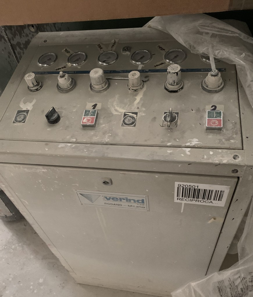 Usato Coppia di Reciprocatori marca Sames completi di pistole con coppe rotanti marca Ransburg (anno 2014), generatori Sames, pompa e quadro di comando