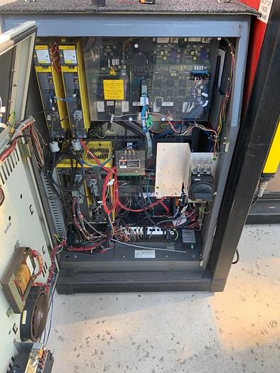 Used FANUC ARCMATE 100IB MIG WELDING CELL WITH RJ3iB CONTROLLER