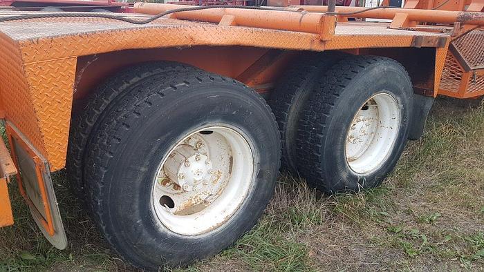 Used 2002 WELCAN 4 Axle Carrier Style Oilfield Pump / Kill Truck