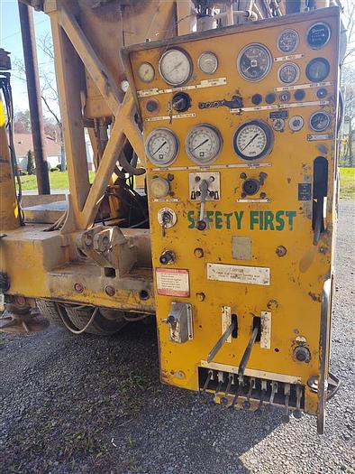 Used 1986 Ingersoll-Rand T4W Drill Rig