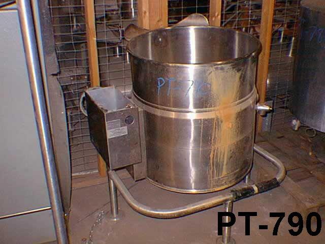 Usado 40 GALLON KETTLE TANK.  MOFFAT MODEL ELT-40