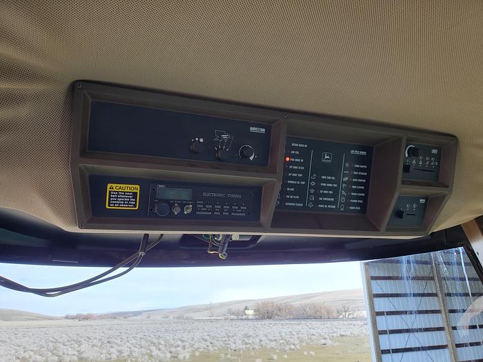 Used ** Auction ** 1996 John Deere 9500 SideHill Combine w/ 25' Header