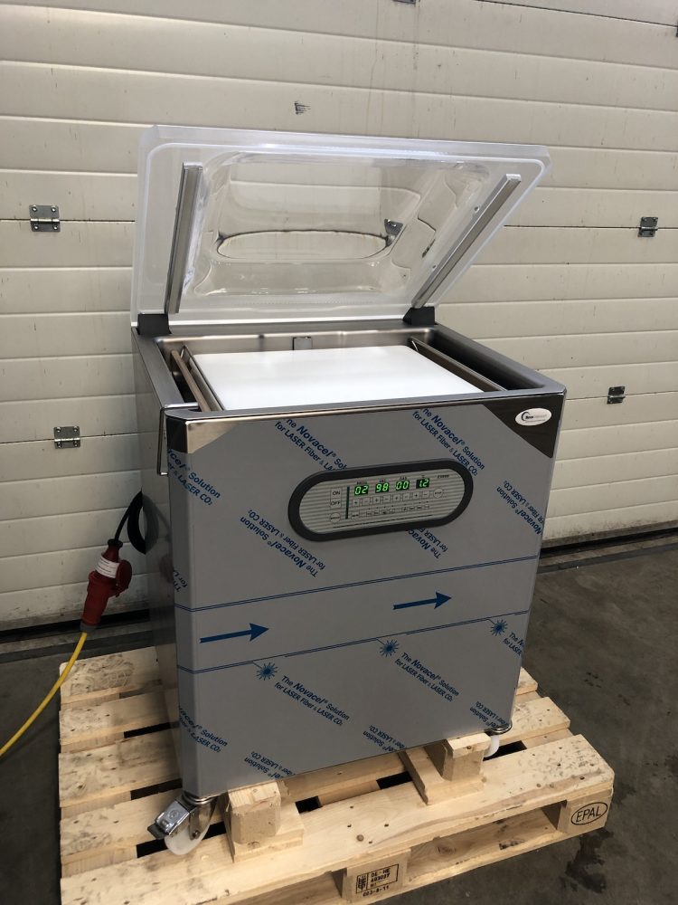 Used Boss Max-F46 vacuum machine