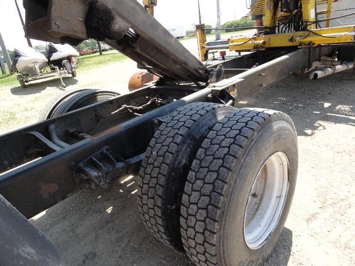 Used 2002 INTERNATIONAL DURASTAR 4400