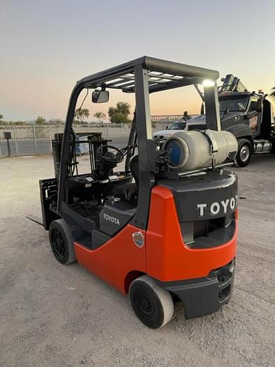 Used 2012 TOYOTA 8FGU20 FORKLIFT