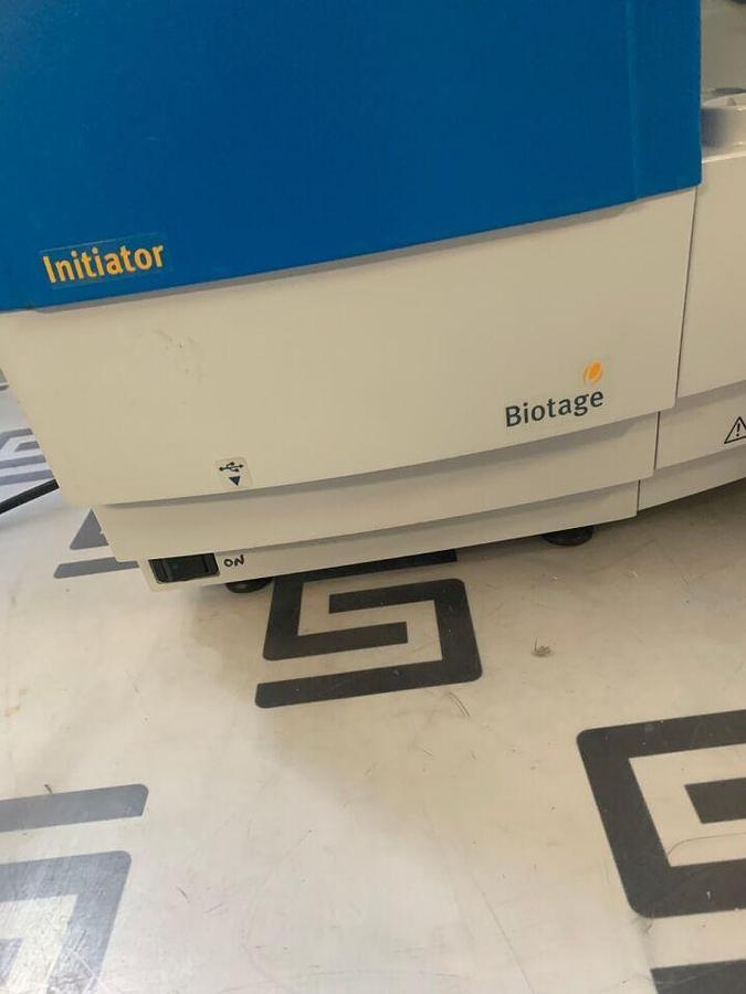 Used US Microwave Synthesizer w/ Robot Sixty 355381 355302