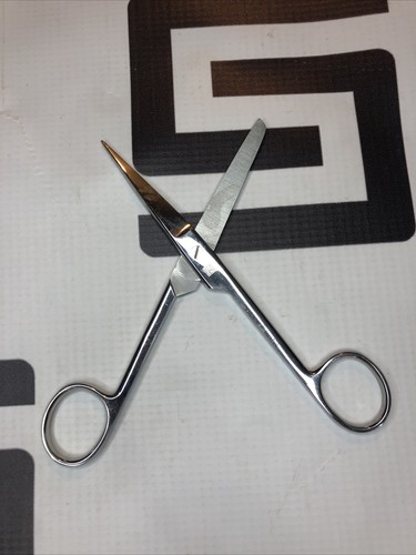 Used V. Mueller SU1703 B20XMR Scissors 30 Day Warranty SU 1703