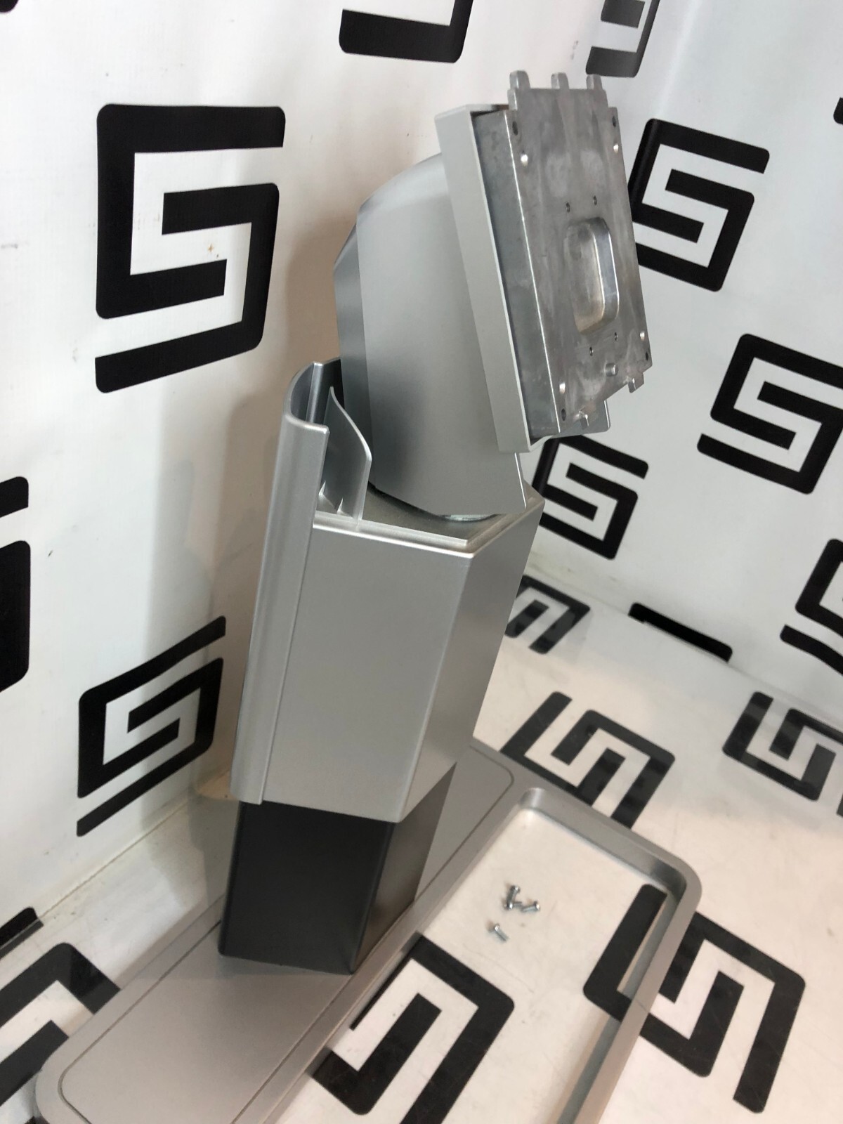 Used Barco MDCC-6130 Display K9302060A Pedestal Stand Monitor Coronis Fusion 6MP 30"