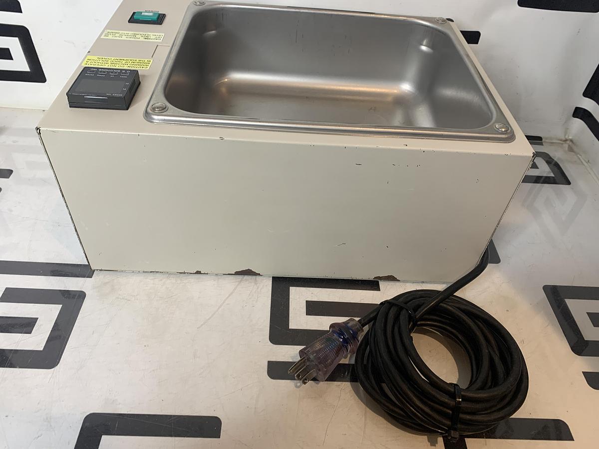 Used Stryker 0240-099-250 S-Video/Composite to HDMI Converter w/ Power Supply & Cables