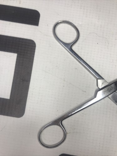 Used V. Mueller SU 1722  XMRI 06 Scissors 30 Day Warranty SU1722