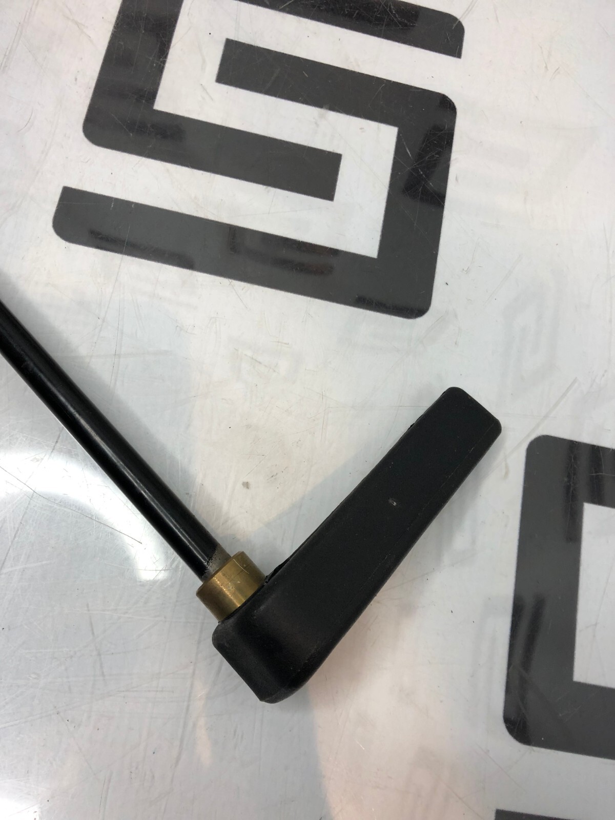 Used MIDMARK RITTER 404 Exam Table Left Hand Handle Assembly LH 053-0230-01 7 Shaft