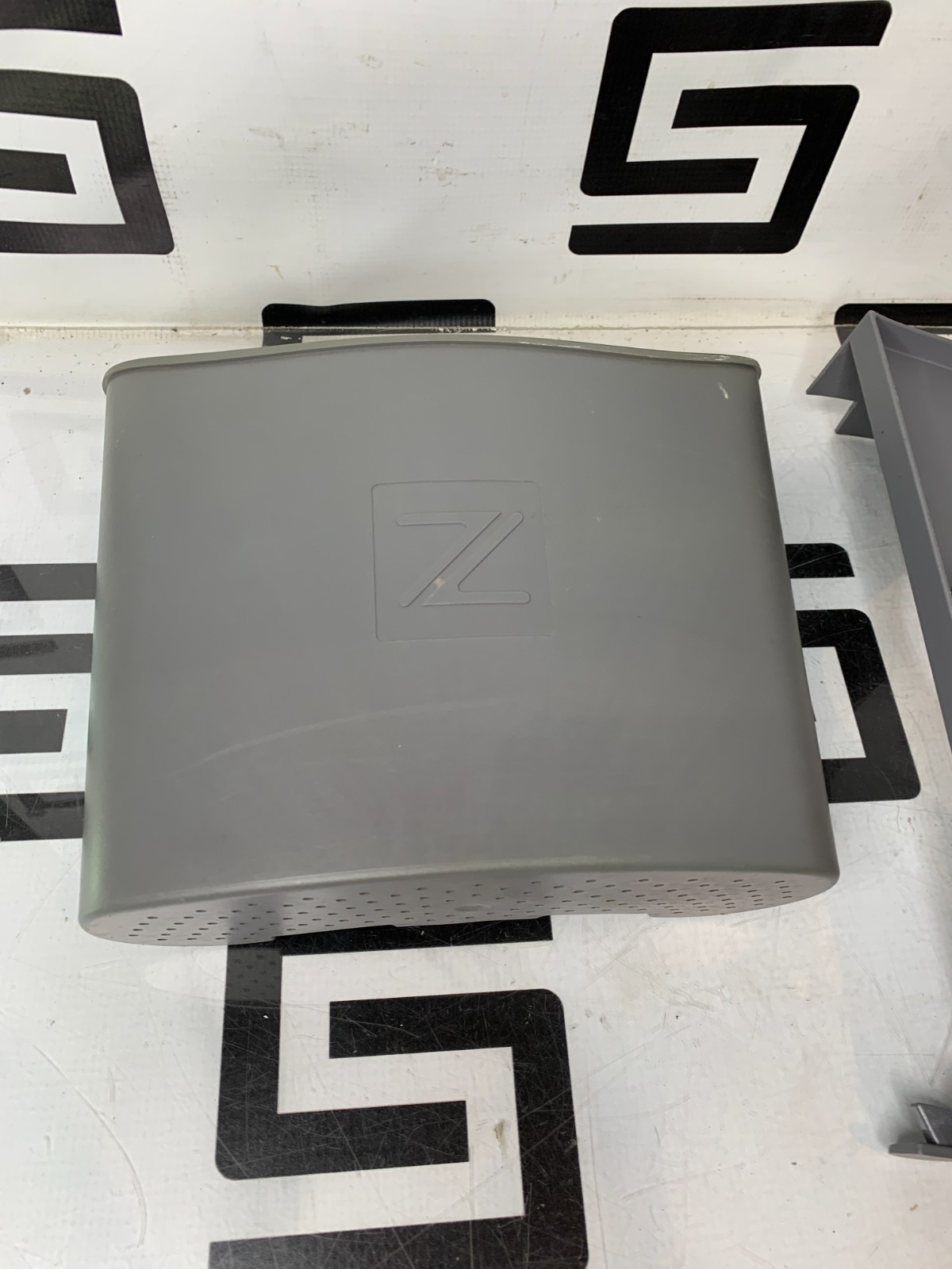 Used ZONARE Z.ONE SMART CART Diagnostic Ultrasound System 33575-00 Holder Baskets