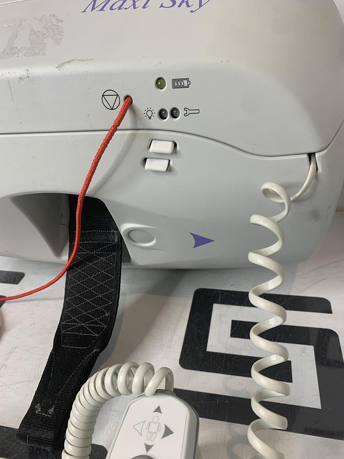 Used Arjo Maxisky 600 Maxi Sky Patient Lift Electric 600lb. GOOD BATTERIES