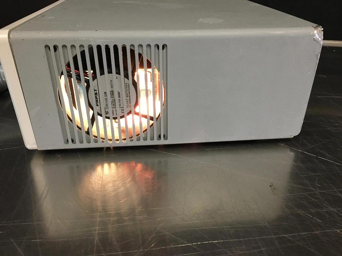 Used HEALTHDYNE WALLABY 3  LIGHT PHOTOTHERAPY SYSTEM 3600 W/EG-2000N III