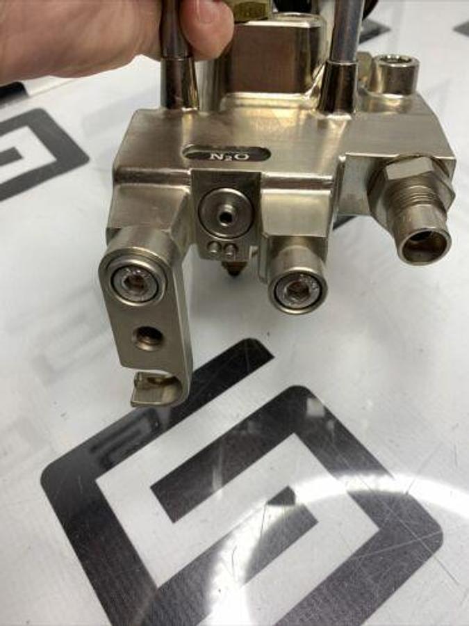 Used Anesthesia Regulator N2O Oxide N Block