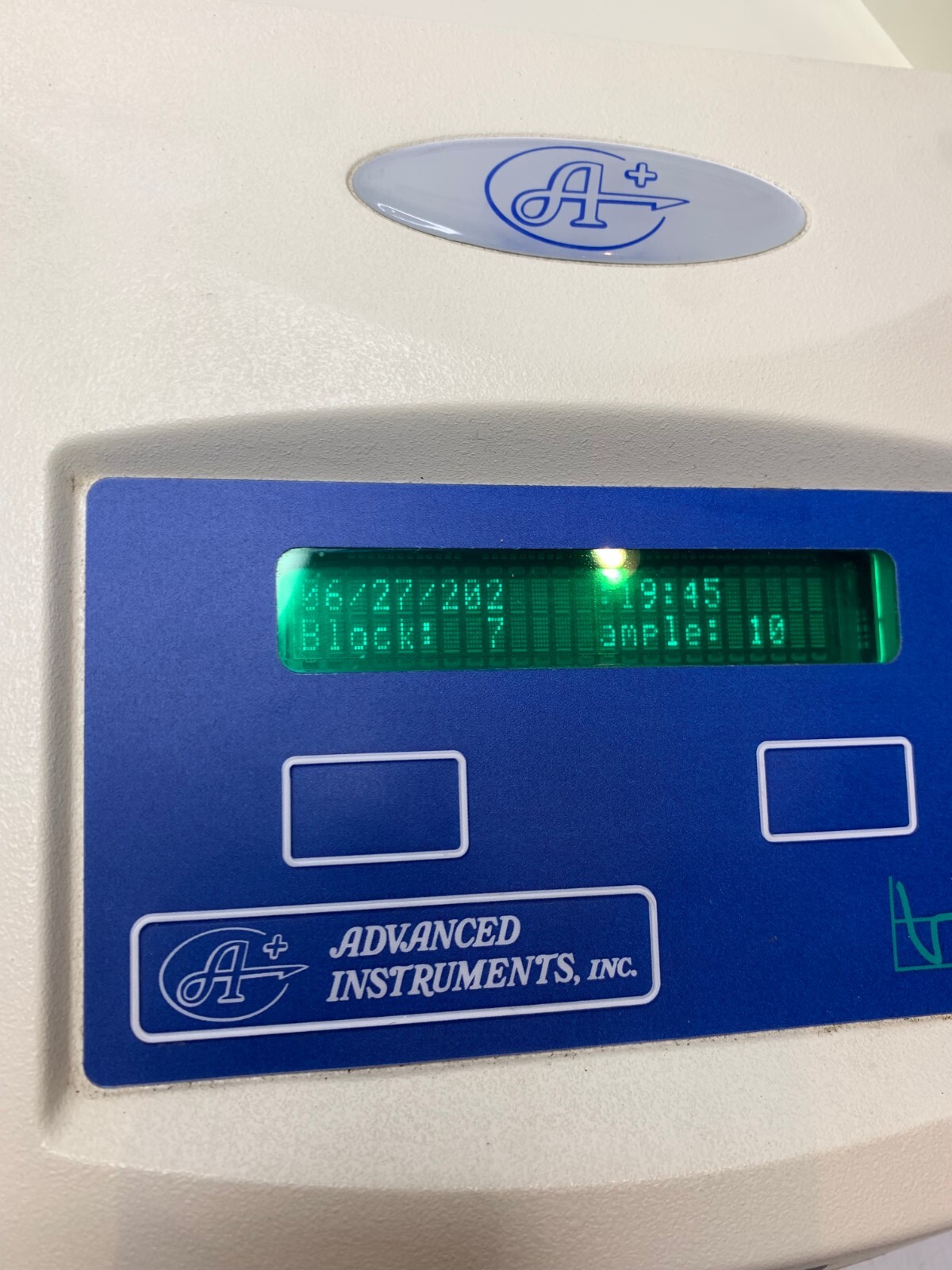 Used Advanced Instruments Model 3320 Osmometer Single Sample Micro-Osmometer A+