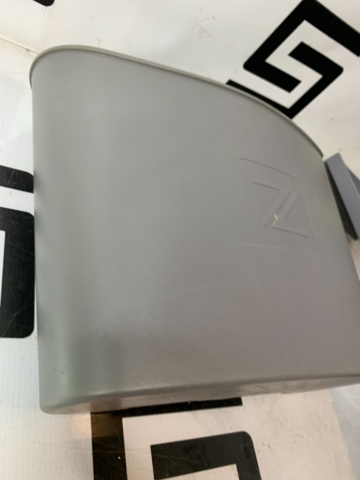 Used ZONARE Z.ONE SMART CART Diagnostic Ultrasound System 33575-00 Holder Baskets