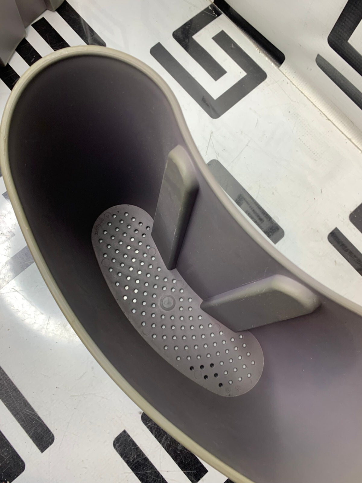 Used ZONARE Z.ONE SMART CART Diagnostic Ultrasound System 33575-00 Holder Basket