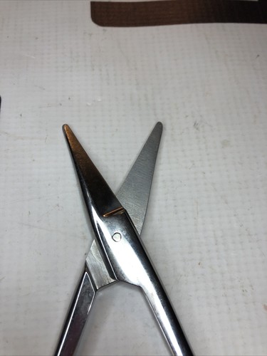 Used V. Mueller XRDE04 SU1860 Scissors 30 Day Warranty  SU 1860