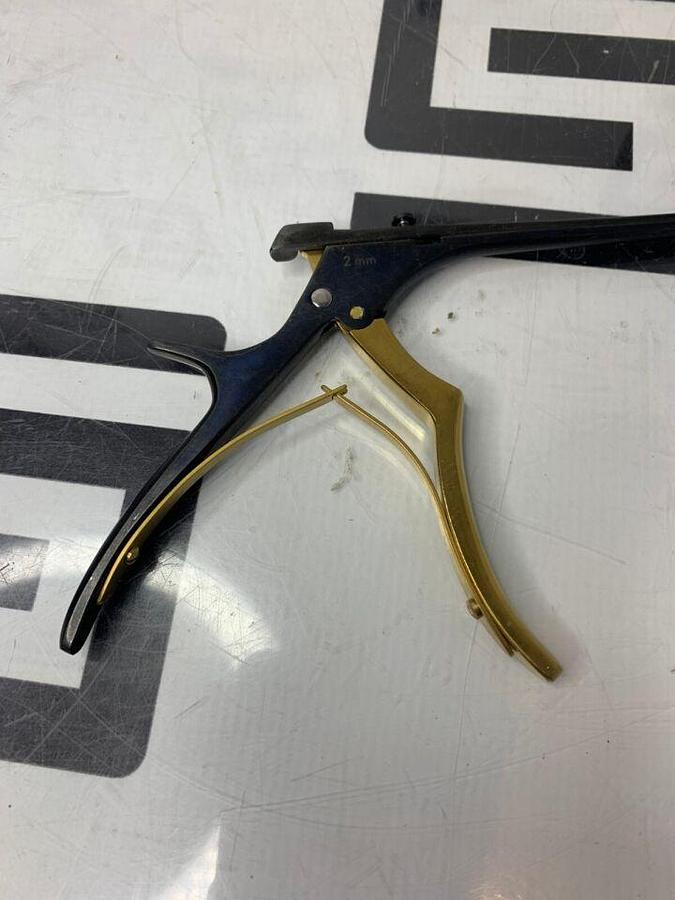 Used 40 Deg 2mm Quick Release Kerrison Rongeur