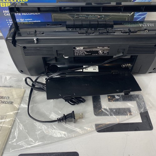 NEW Electro Brand 7403 Stereo AM FM Radio Cassette Recorder AC/DC Battery NIB