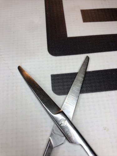 Used V. Mueller SU 1722 XMRA02 Scissors 30 Day Warranty SU1722