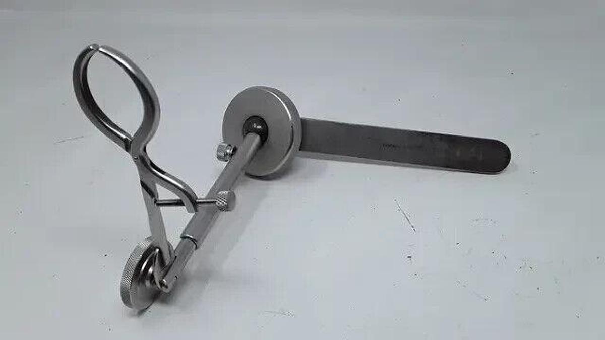 Used N1699/V  Surgical ENT Shea Speculum Holder N1699V Handle